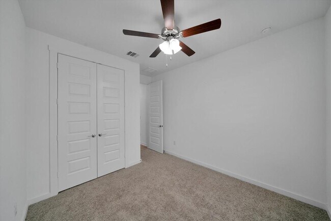 Building Photo - 316 Peace Pipe Way