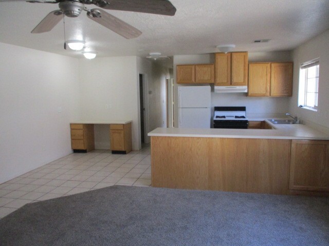 Building Photo - 2 bedroom, 2 bathroom apartment