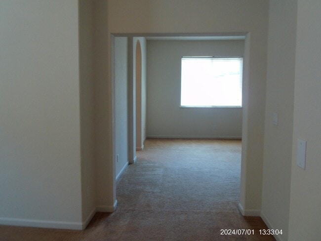 Building Photo - 634 Falling Rock Ct