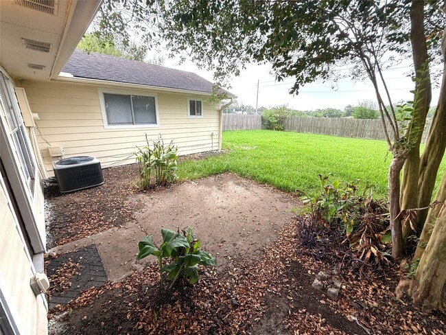 Building Photo - 2503 Ironclad Dr