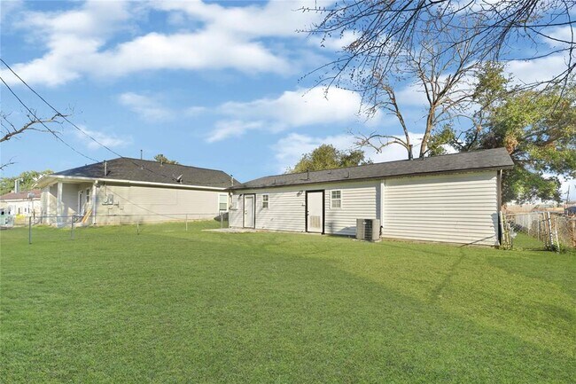 Building Photo - 4314 Rawley St