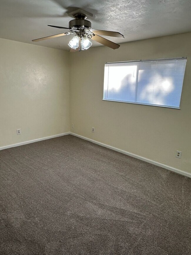 Building Photo - 2902 S University St