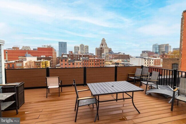 Building Photo - 102 Church St