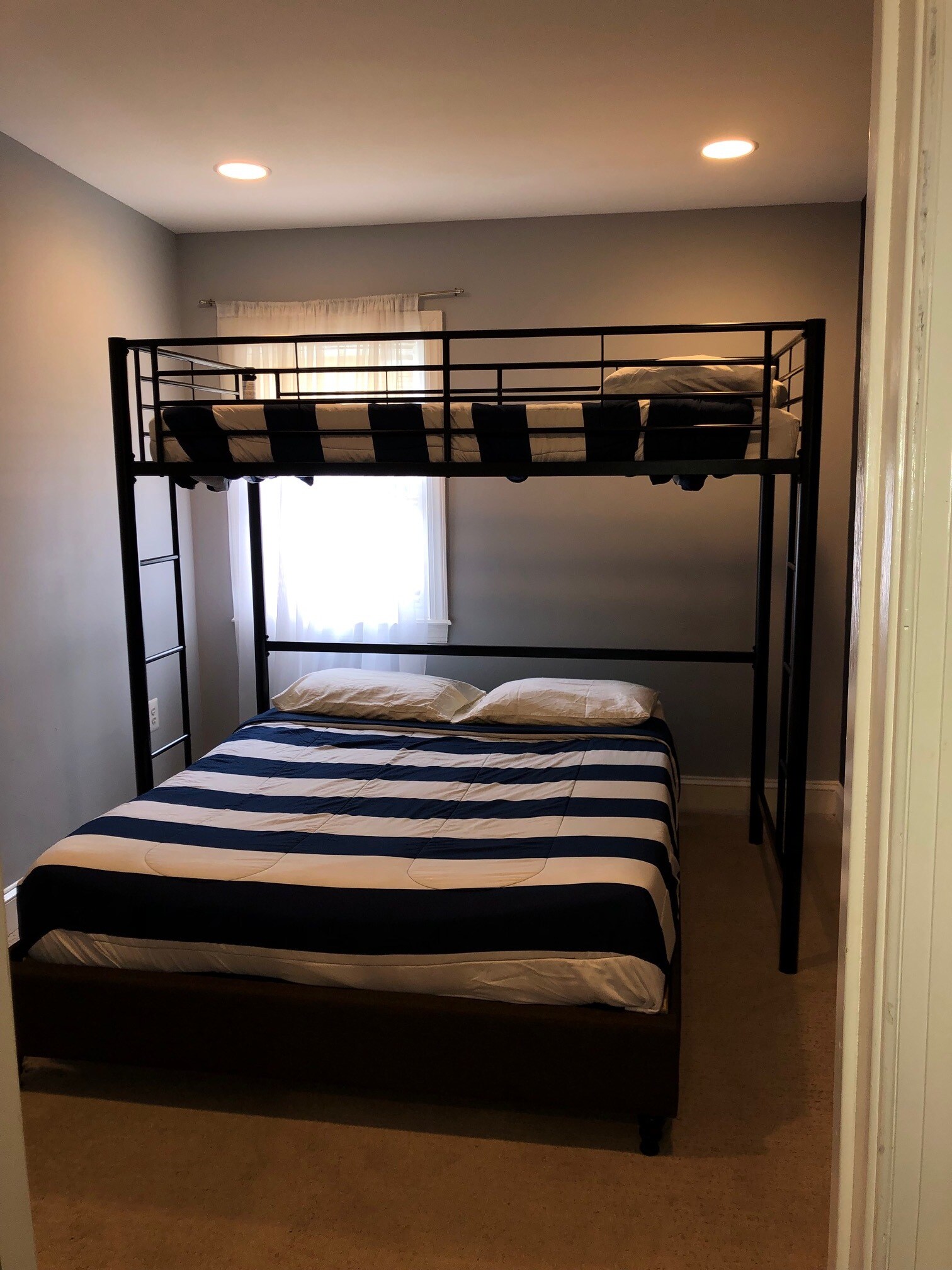 Building Photo - 734 Quincy St NW