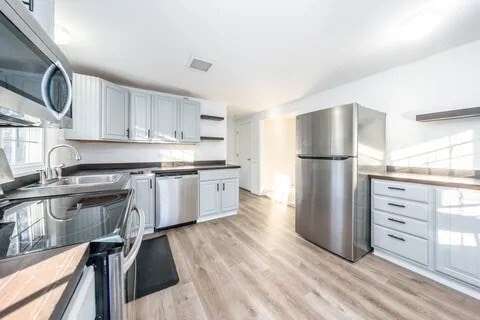 Building Photo - 14 Old Mayfair Rd