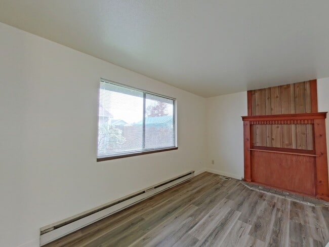 Building Photo - Comfortable 2 Bedroom Duplex with Garage ~...