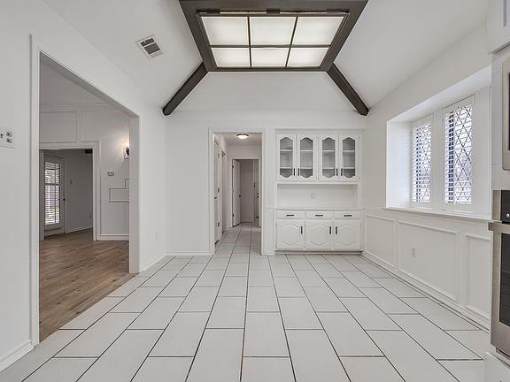 Building Photo - 9922 Hickory Crossing