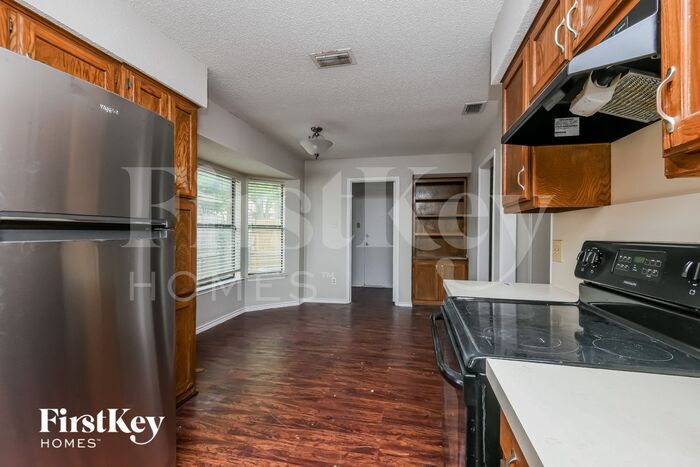 Building Photo - 3915 Wrentham Dr