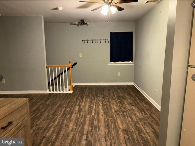 Building Photo - 706 Horseshoe Dr