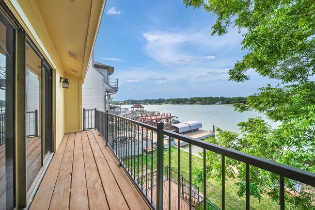 Building Photo - Experience the ultimate in lakefront lifes...