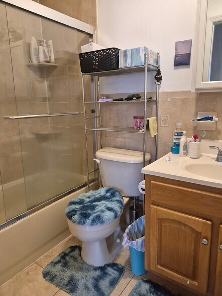 Building Photo - 49 Nelson Ave