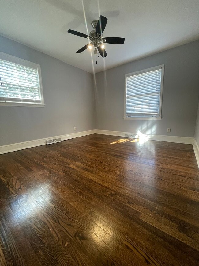 Building Photo - 3 BR Brick Ranch with Fenced Yard in Starm...