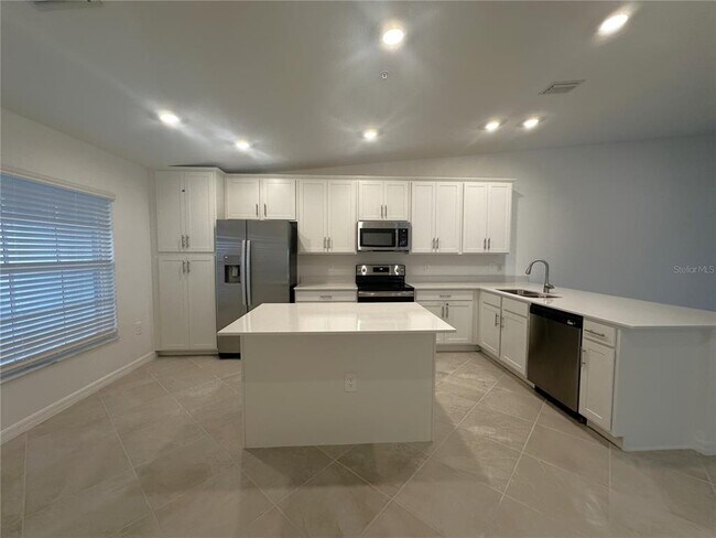 Building Photo - 14271 Heritage Landing Blvd