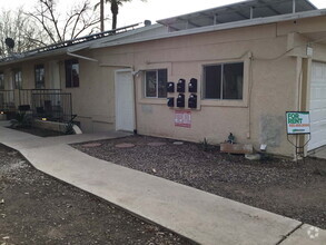 Building Photo - All Utilities Included. Remodeled & Beauti...