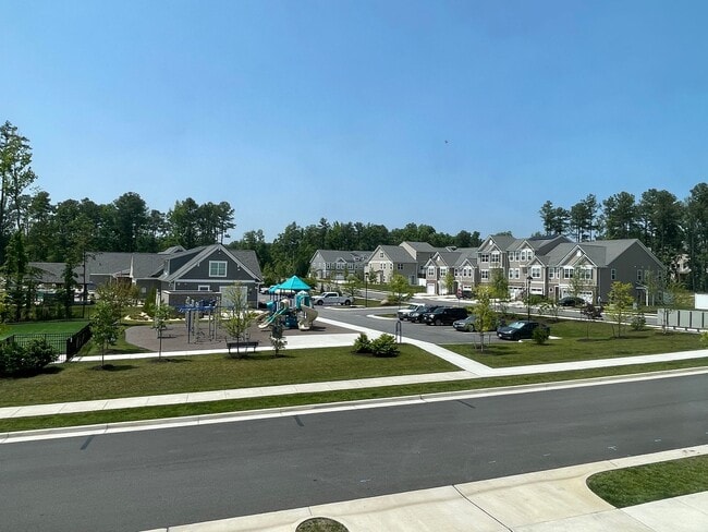 Building Photo - Heron | 3 Bed 2.5 Bath | Garage | 1800 sf | $2726-$2999 | 8, 9, 10, 12, 14, and 15 month lease terms