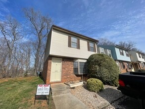 Building Photo - 122 Kitty Hawk Square