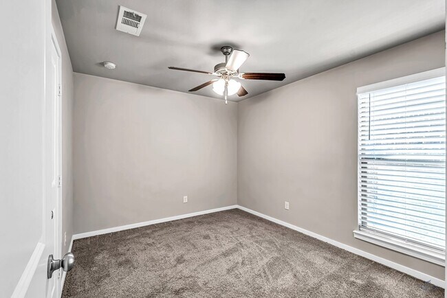 Building Photo - 9115 Ratliff Rdg