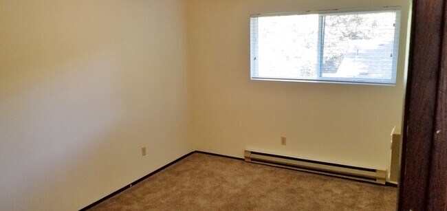 Building Photo - 757