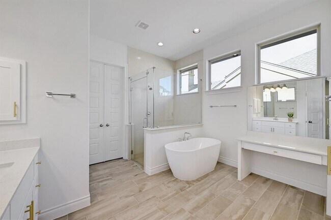 Building Photo - 905 Crestone Stream Dr