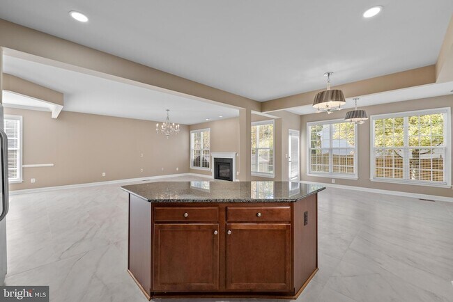 Building Photo - 7722 Yalta Way