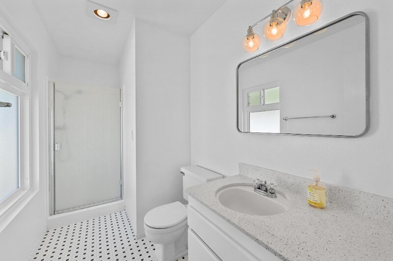 Building Photo - 9908 Knollview Dr