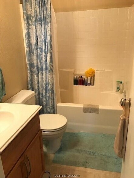 Building Photo - 4131 McFarland Dr