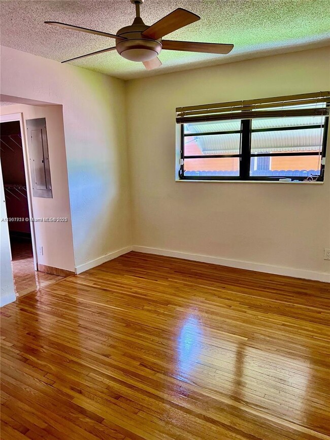 Building Photo - 8431 SW 28th St