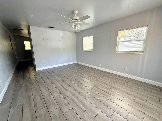 Building Photo - 3005 Hawthorne St