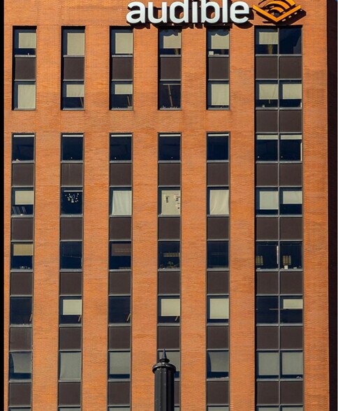 Building Photo - 579 Broad St