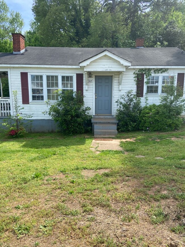 Primary Photo - PRE-LEASE FOR JULY 21st! Cute 2 bedroom 1 ...