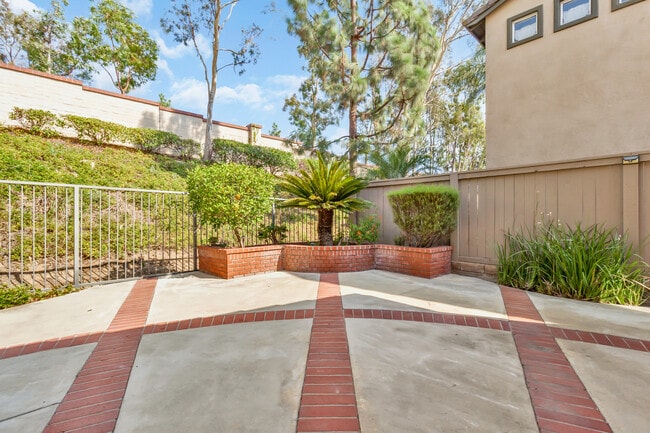 Building Photo - 10072 Albee Ave