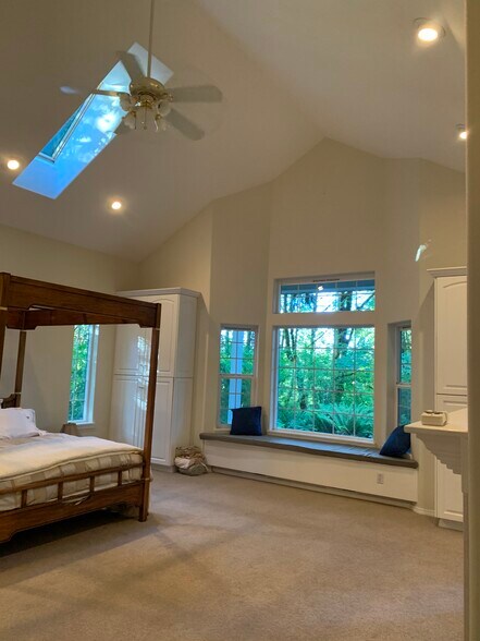 Master bedroom - 6519 Lazy St SW