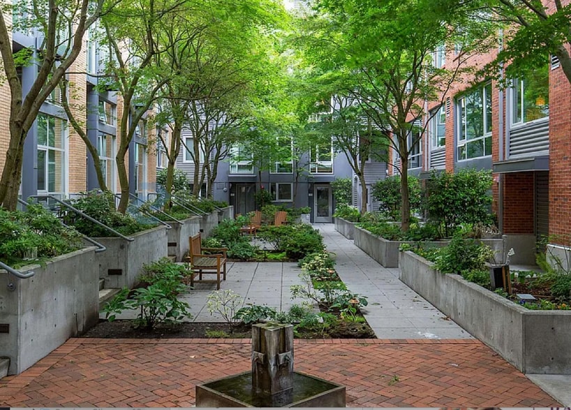 Building Photo - 530 Broadway E