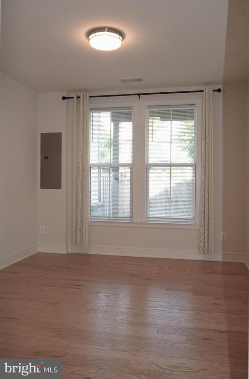 Building Photo - 23079 Sullivans Cove Sq