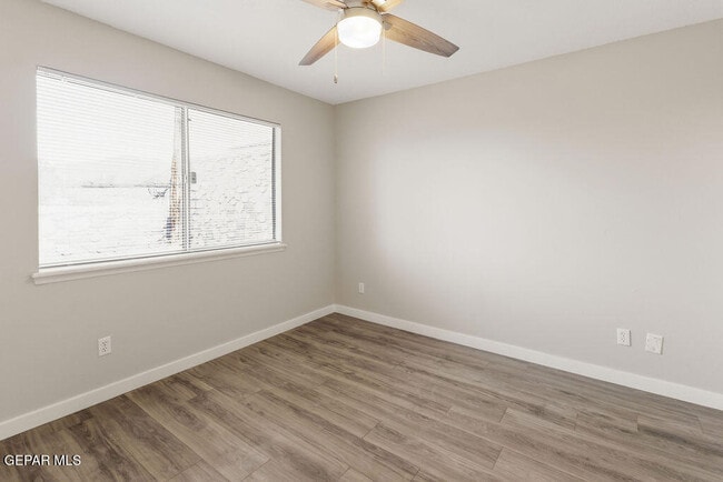 Building Photo - 6932 Escondido Dr