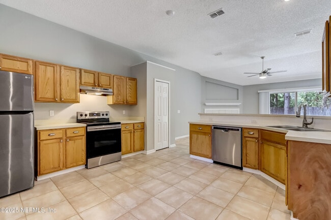 Building Photo - 9642 Pritmore Rd E