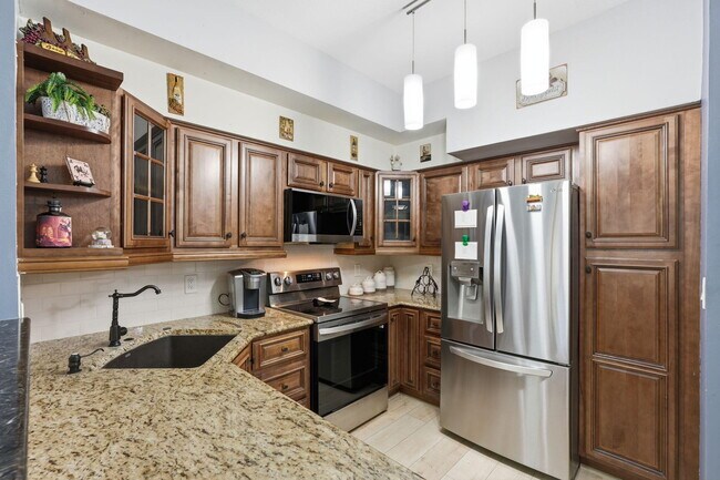 Building Photo - 802 W Windward Way