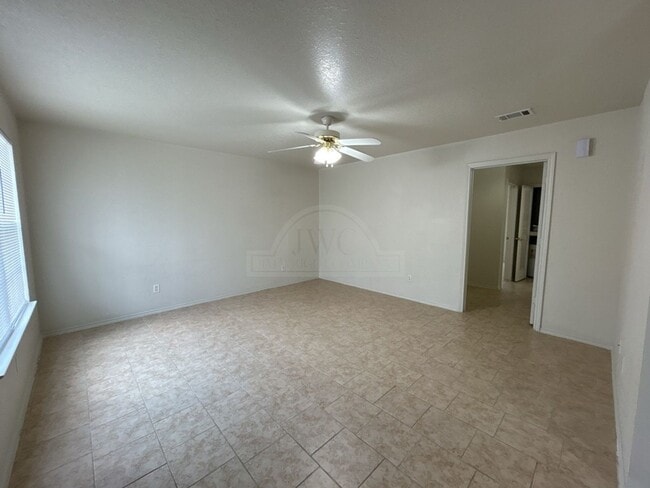 Building Photo - 1505 Dugger Cir