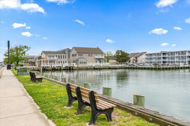 Primary Photo - 322 Bayshore Dr