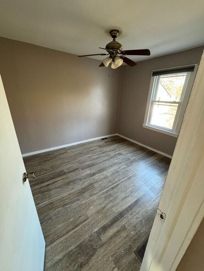 Building Photo - 27 Irene Blvd