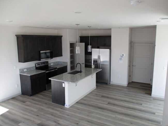 Building Photo - 1155 Smt Vis Dr