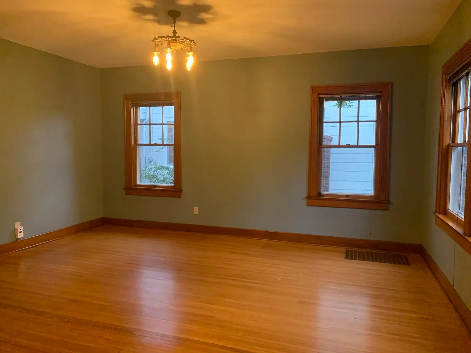 Building Photo - 705 S Fess Ave