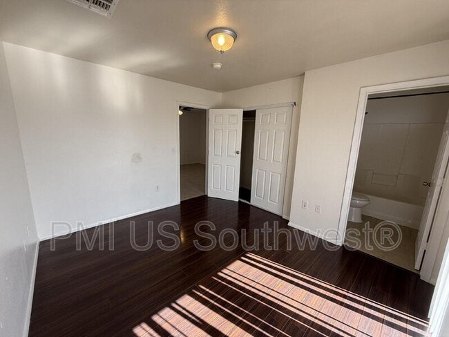 Building Photo - 352 Rio Grande Ct