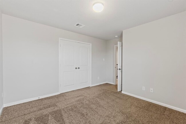 Building Photo - 12123 Parade Park Pl
