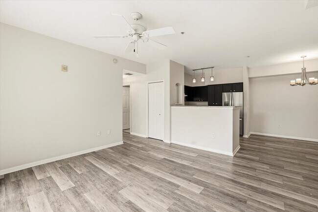 Building Photo - 2801 Chancellorsville Dr