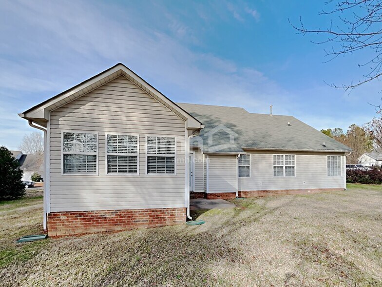 Building Photo - 2922 Cripple Creek Ct