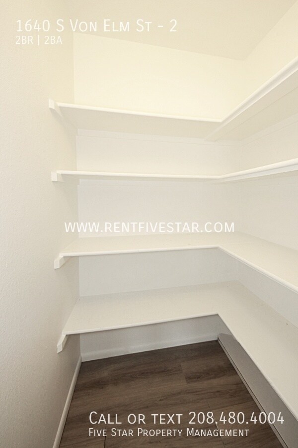 Building Photo - 1640 S Von Elm St