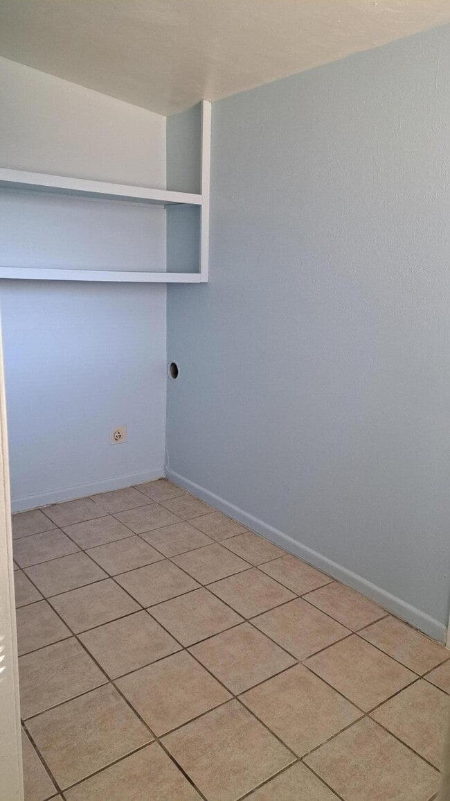 Building Photo - 3404 Elkhart Ave