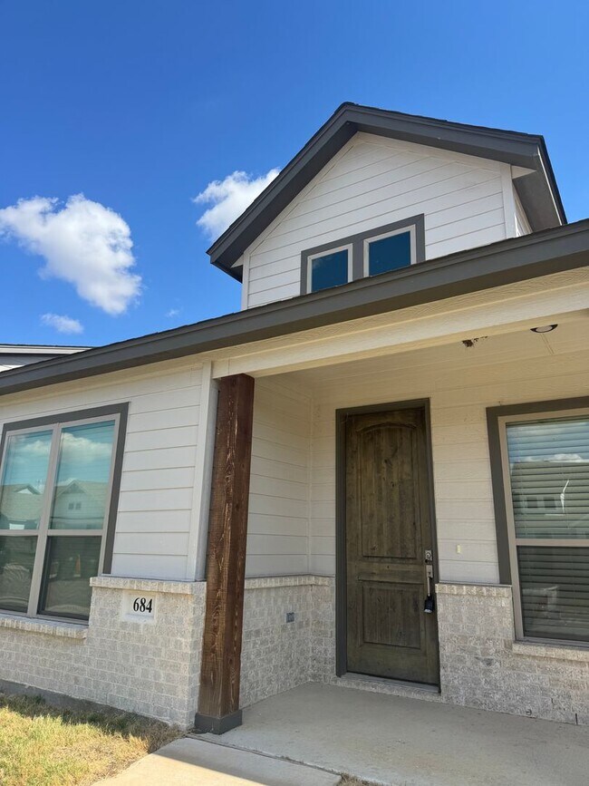 Building Photo - 3/2/2 located in Godley! Move in Specials call to inquire