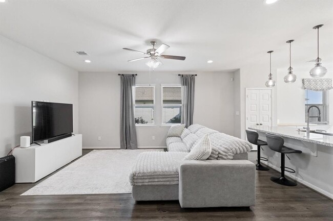 Building Photo - 634 Cold Spg Dr